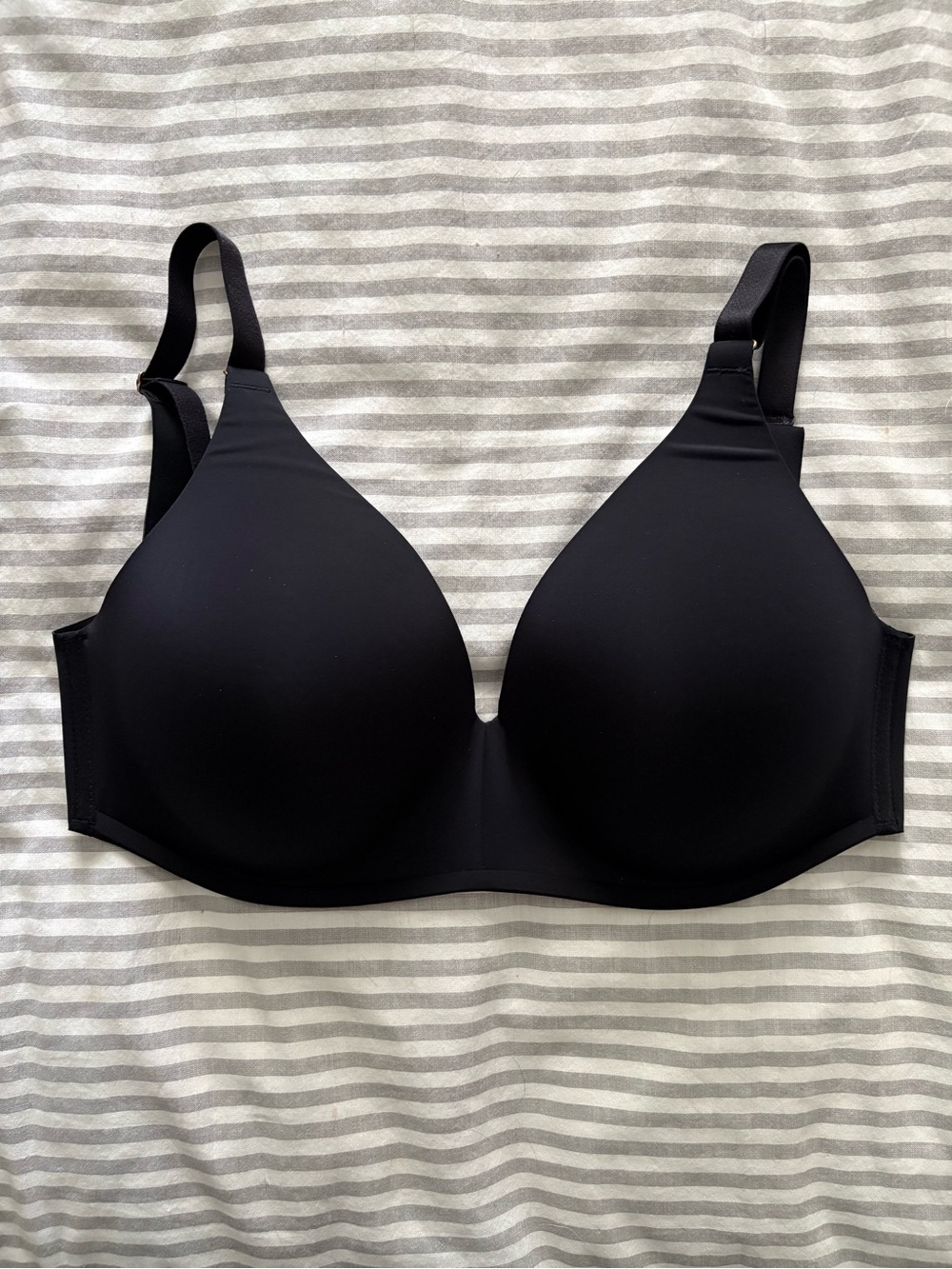Soma Vanishing Wireless bra